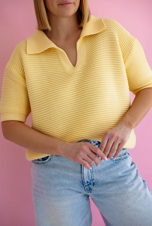 Gelber Damen Kurzarm Polo Strickpullover aus leichtem Baumwollmix mit klassischem Kragen
