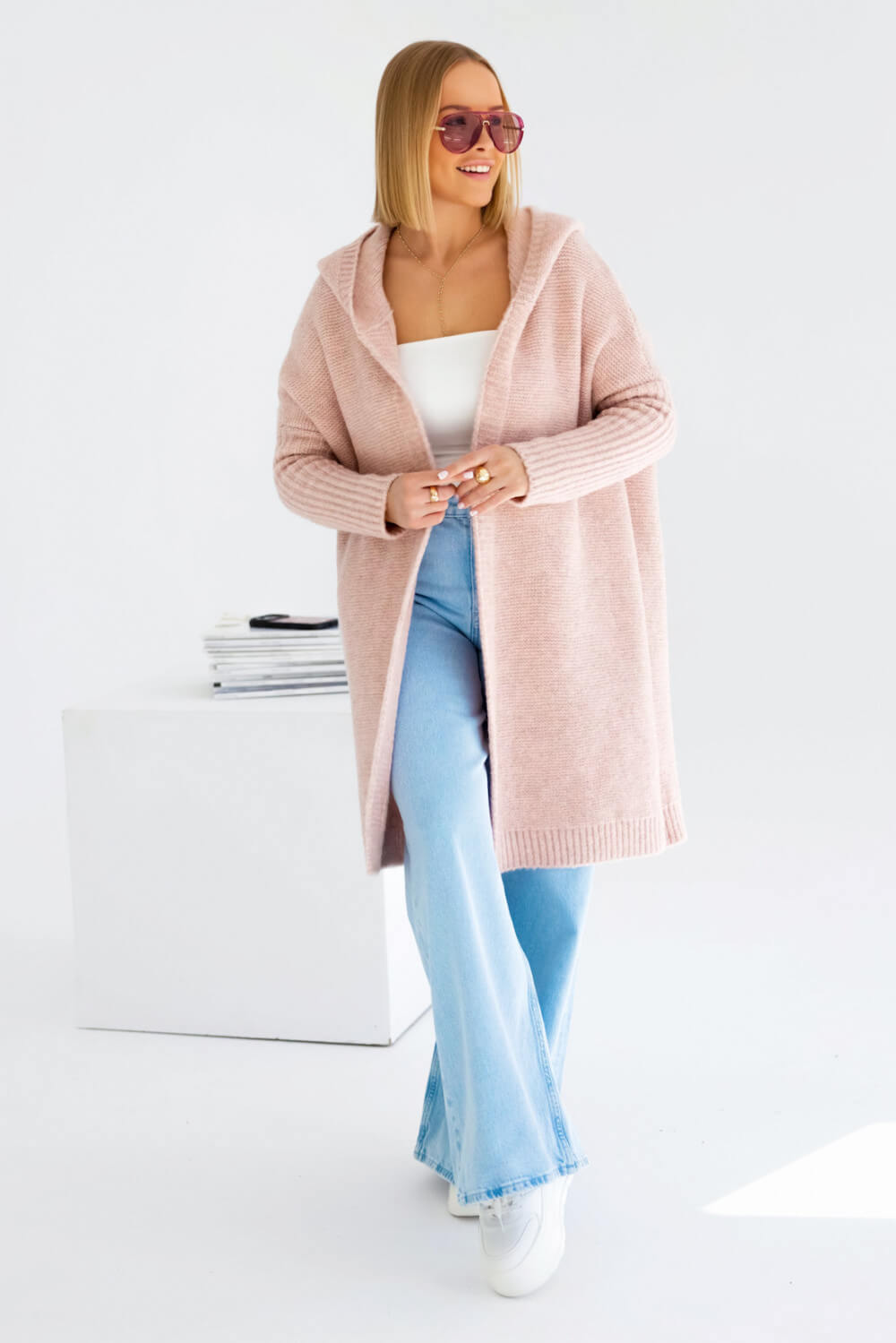 Moderner Damen Strickmantel in Puderrosa für stilvolle Alltagslooks