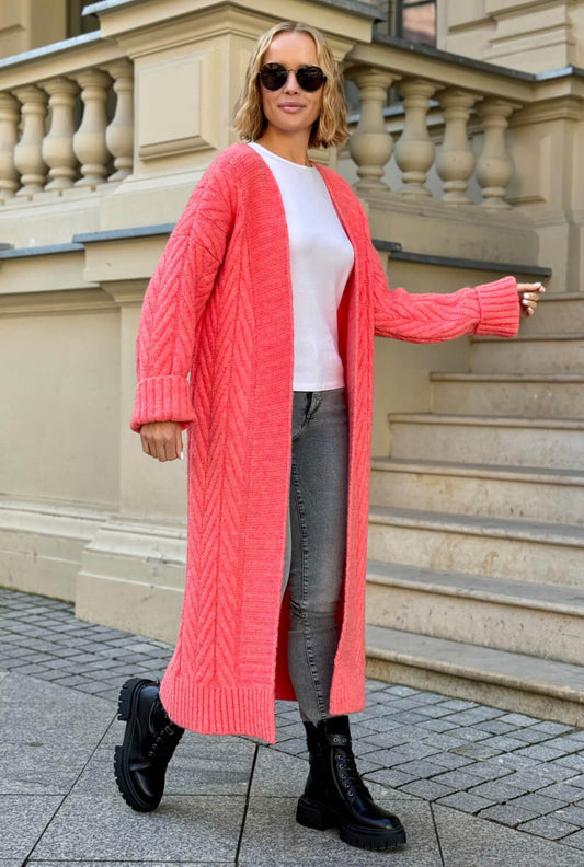 Oversize Strickmantel Damen Koralle mit Zopfmuster | Lange Strickjacke Cardigan S-XL
