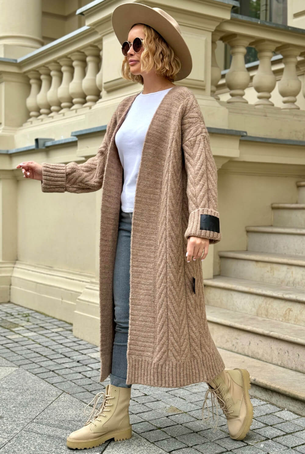Oversize Strickmantel Damen Latte mit Zopfmuster | Lange Strickjacke Cardigan S-XL