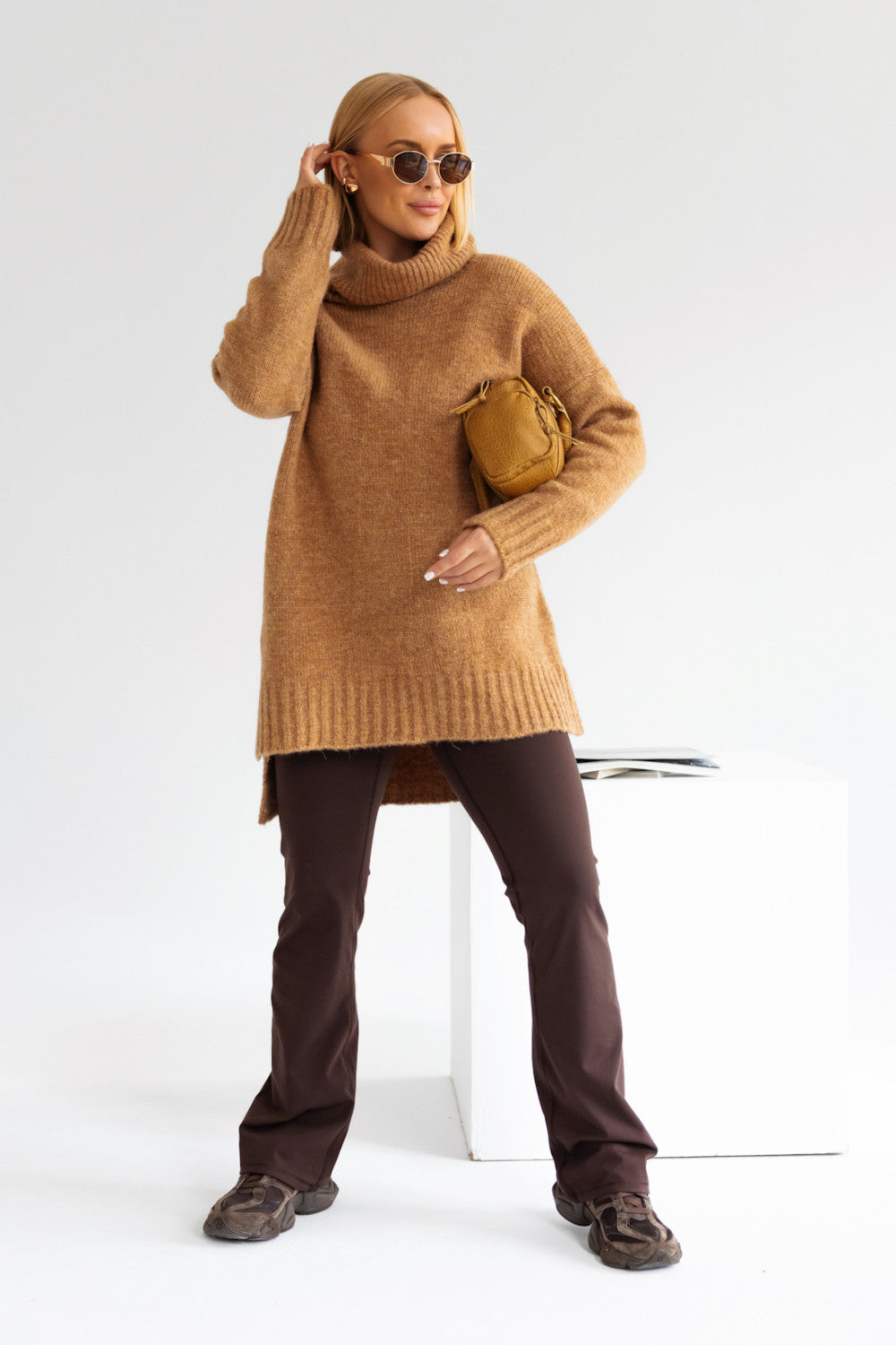 Oversize Vokuhila Strickpullover mit Rollkragen Karamell  | Langarm Woll Pullover S-XL
