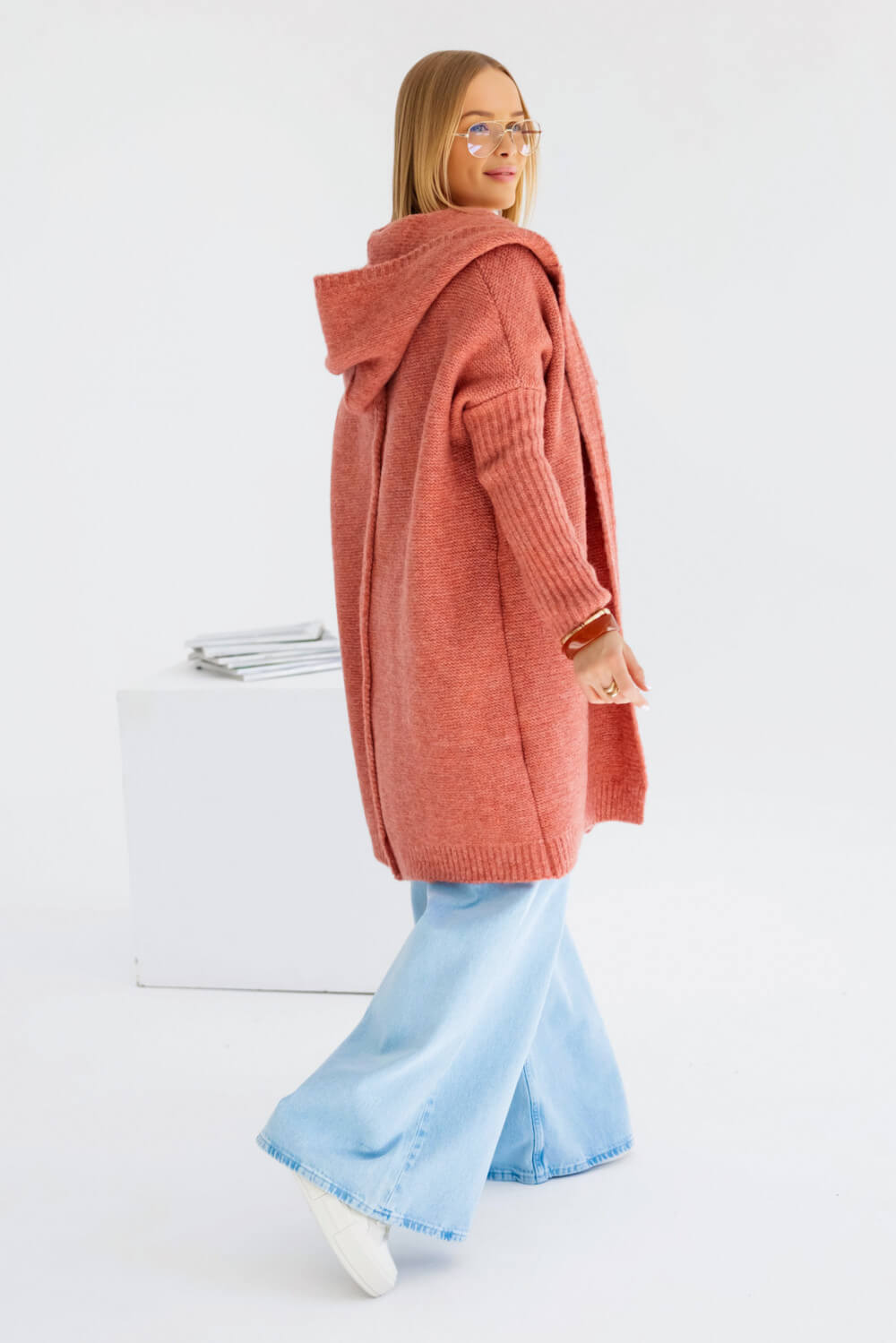Damen Oversize Strickmantel in Dusty Pink mit Kapuze