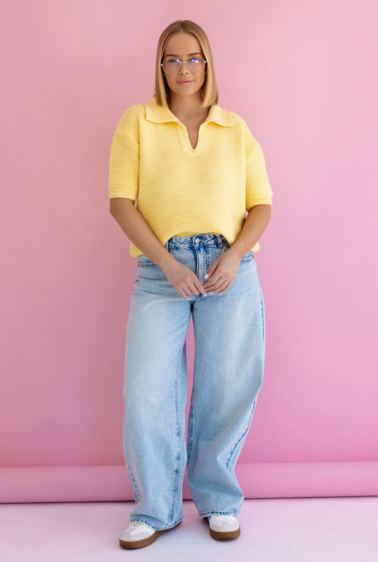 Sommerlicher Damen Strickpullover in Gelb mit Polokragen und weichem Tragekomfort