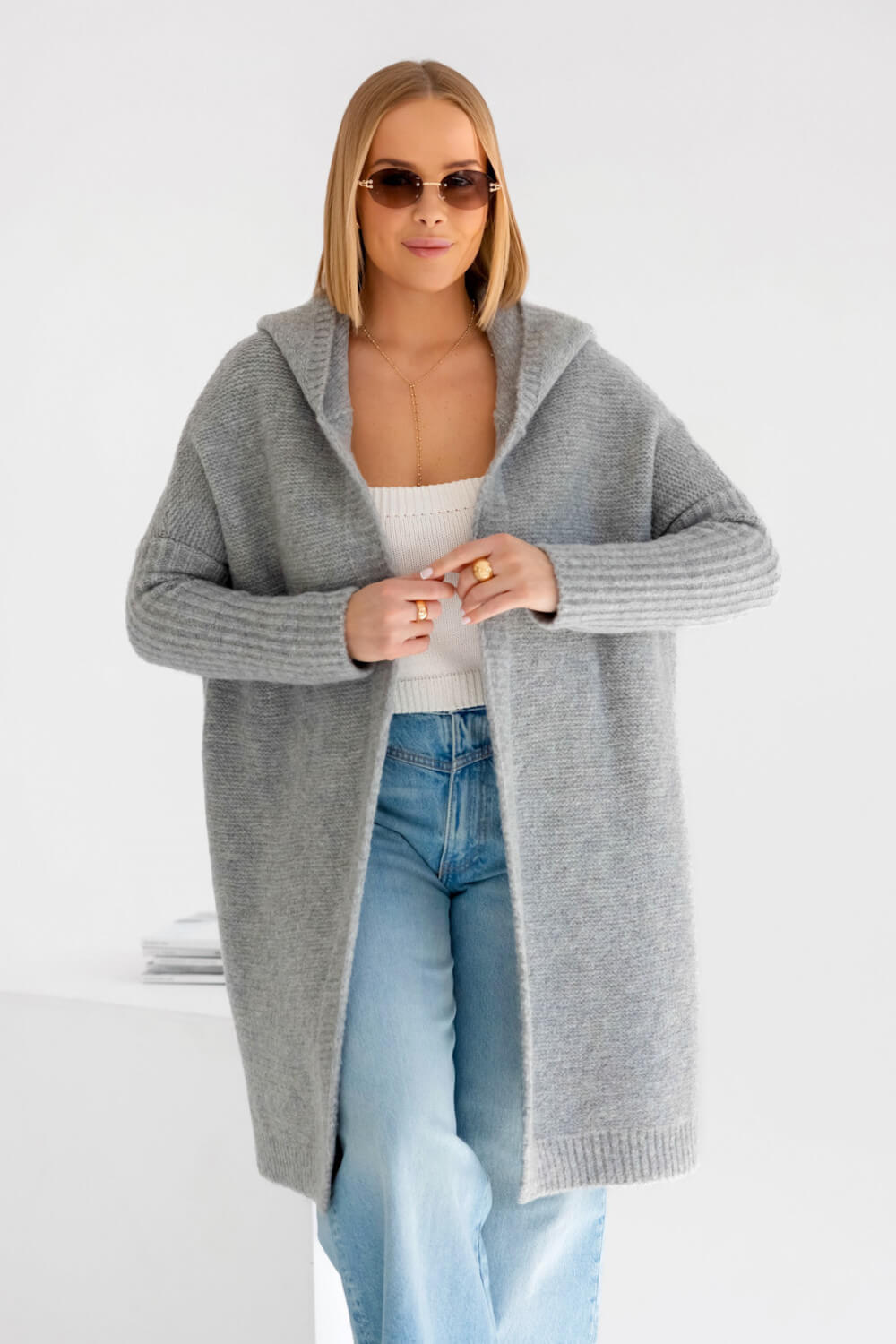Moderner Oversize Strickmantel in Grau für stilvolle Alltagslooks