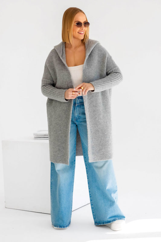 Grauer Oversize Strickmantel mit Kapuze und gerader Passform