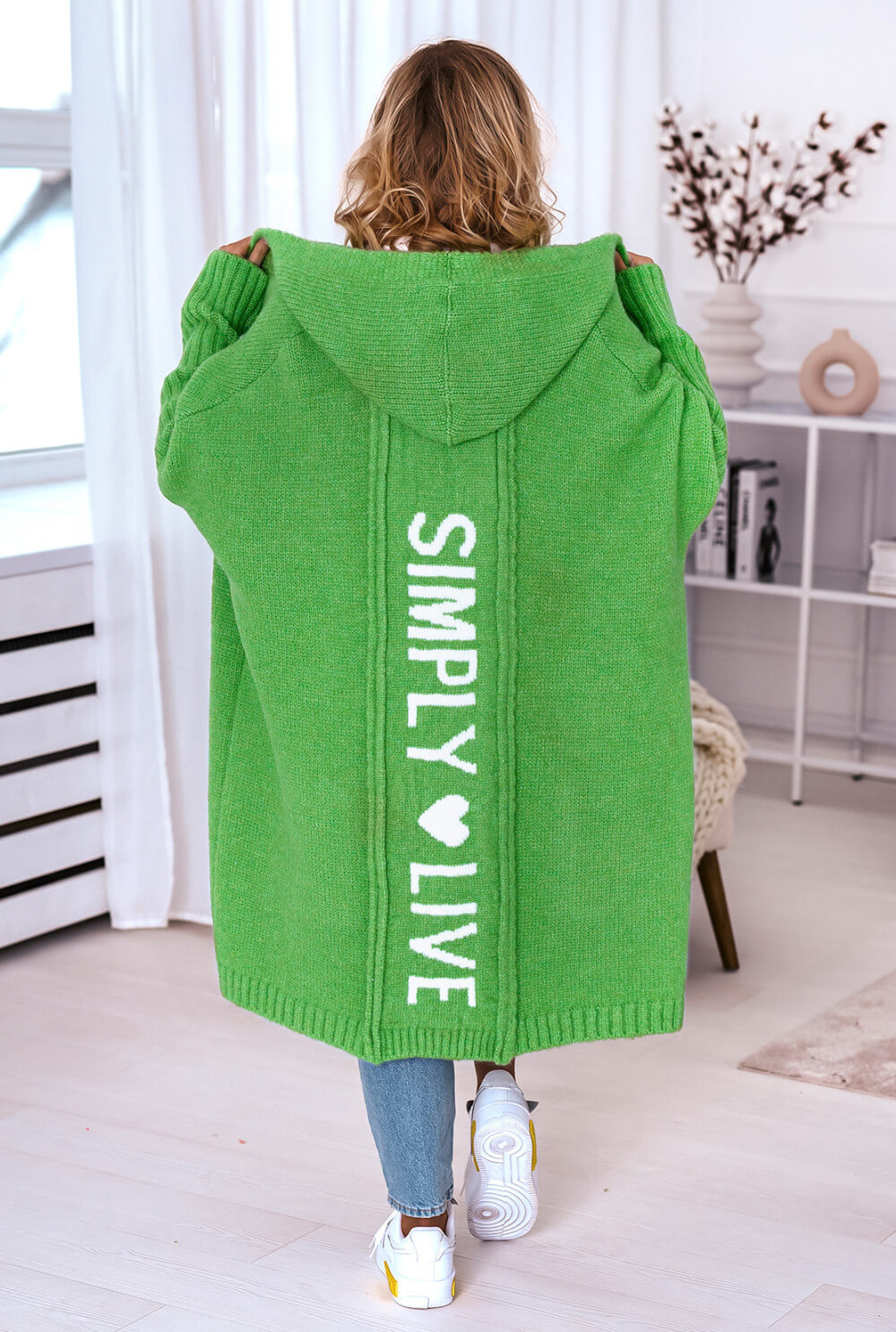 Grüner Oversize Grobstrick Strickmantel mit Kapuze und Rückenprint „Simply Live“ Statement