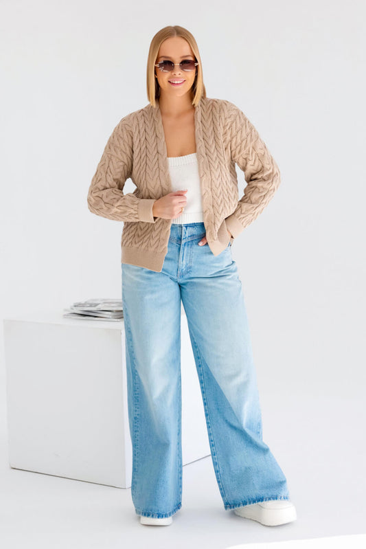 Beige Strickjacke mit langen Ärmeln und Rippbündchen