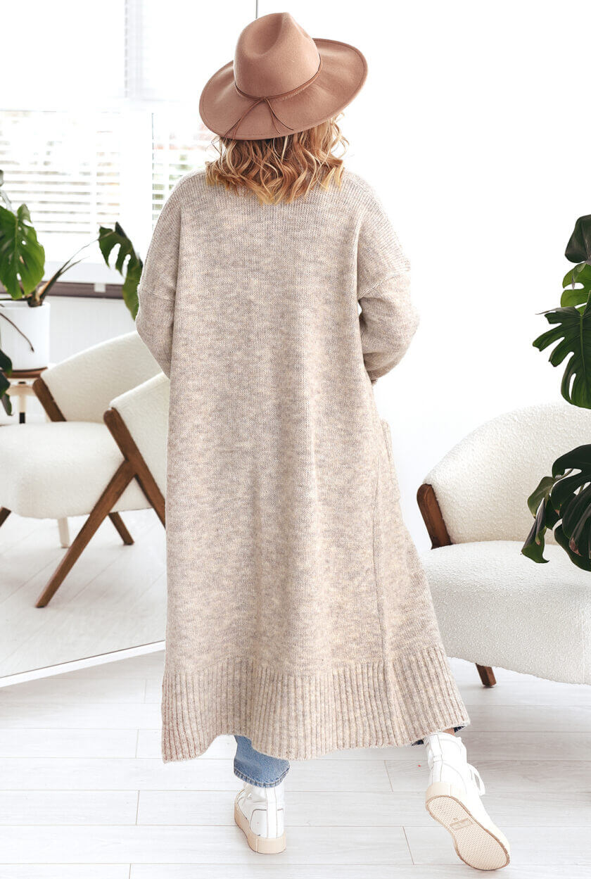 Langer Oversize Strickmantel Damen Beige mit langen Ärmeln – Rückenansicht