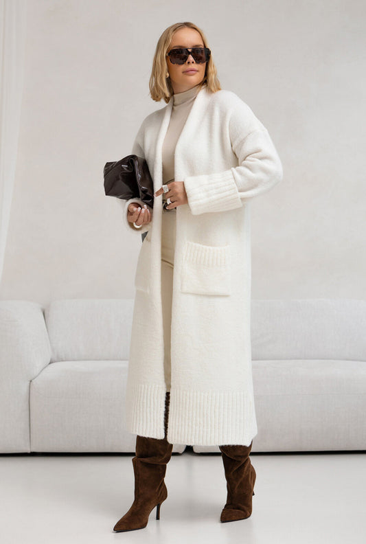 Langer weißer Oversized Strickmantel